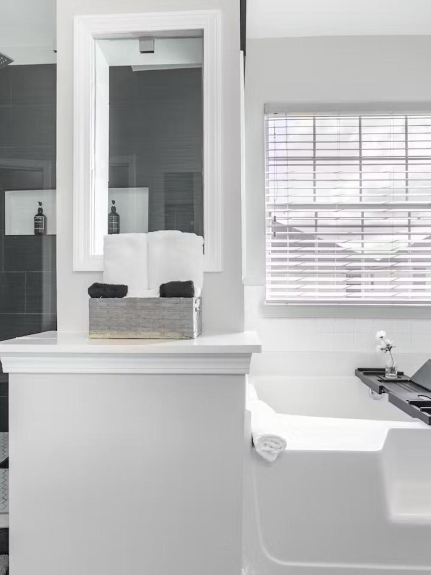 Montecito Apartment Rom